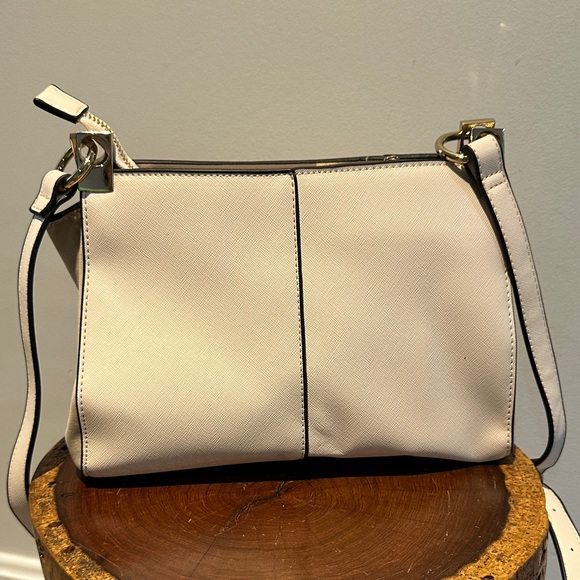 Dune NWOT Chic Cream and Gold Metallic Medium Bag Roomy 10x7x4 Drop approx 20” - Picture 3 of 11